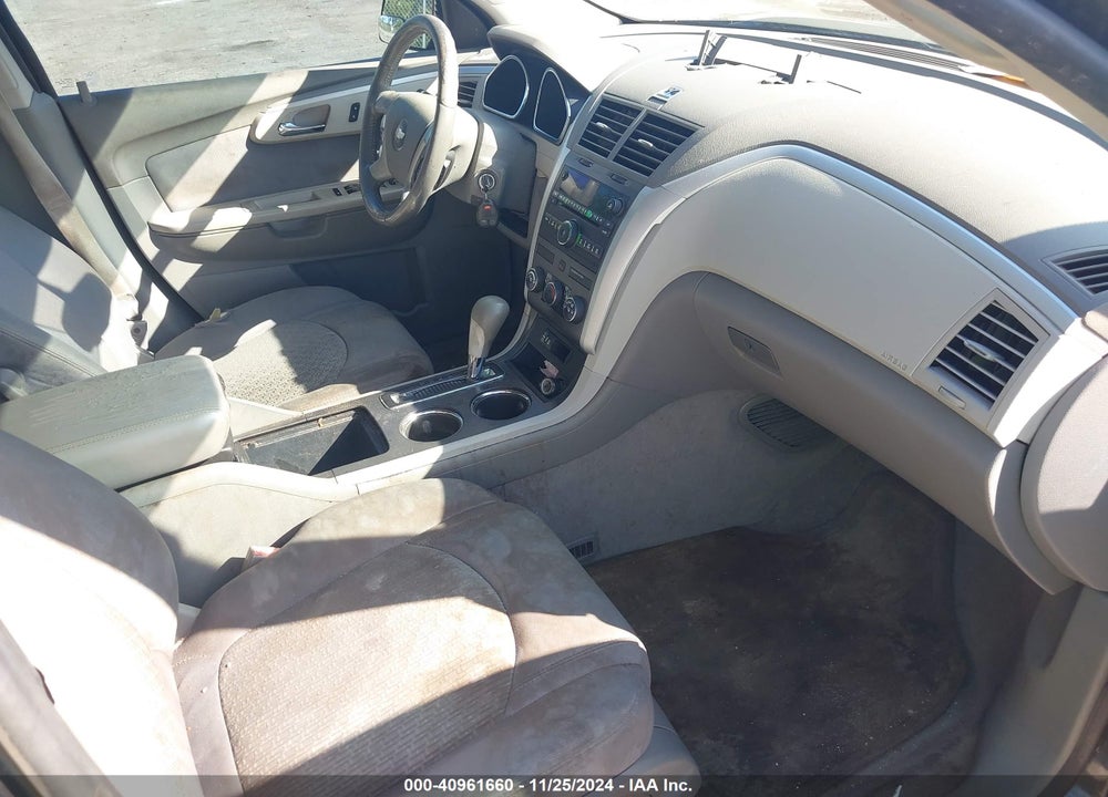 2012 CHEVROLET TRAVERSE LS VIN: 1GNKRFED6CJ301911