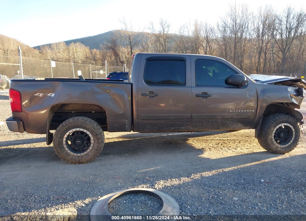 2008 CHEVROLET SILVERADO 1500 LT1 VIN: 2GCEK13J281283219