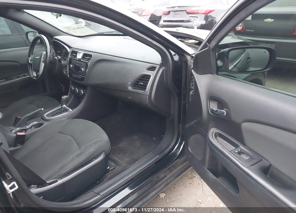 2011 CHRYSLER 200 TOURING VIN: 1C3BC1FB4BN613795