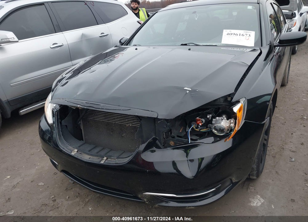 2011 CHRYSLER 200 TOURING VIN: 1C3BC1FB4BN613795
