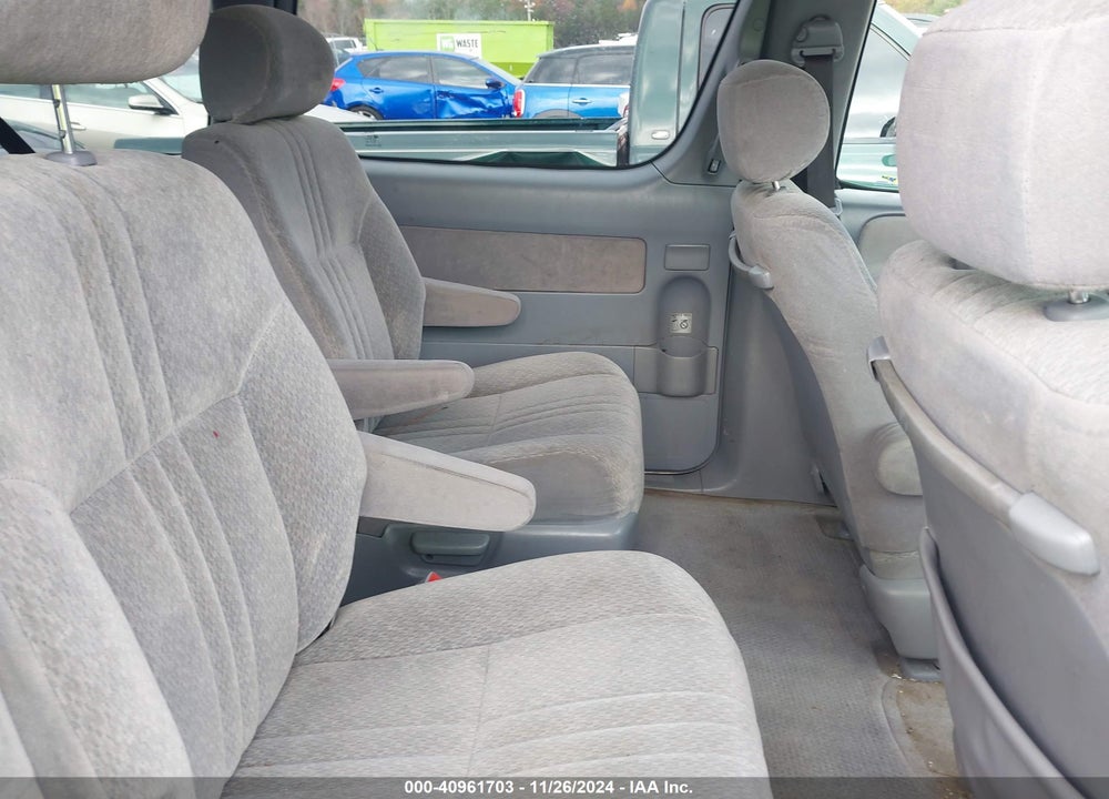 2003 TOYOTA SIENNA VIN: 4T3ZF19C93U551570