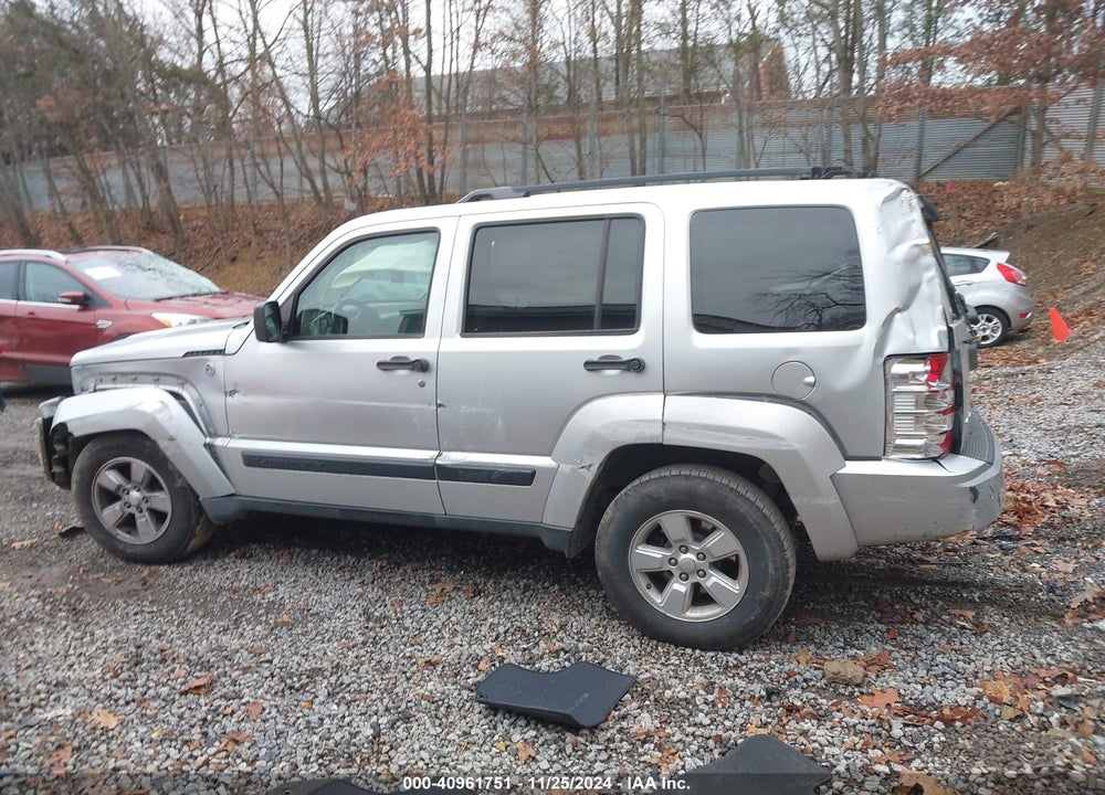 2011 JEEP LIBERTY SPORT VIN: 1J4PN2GK8BW586573