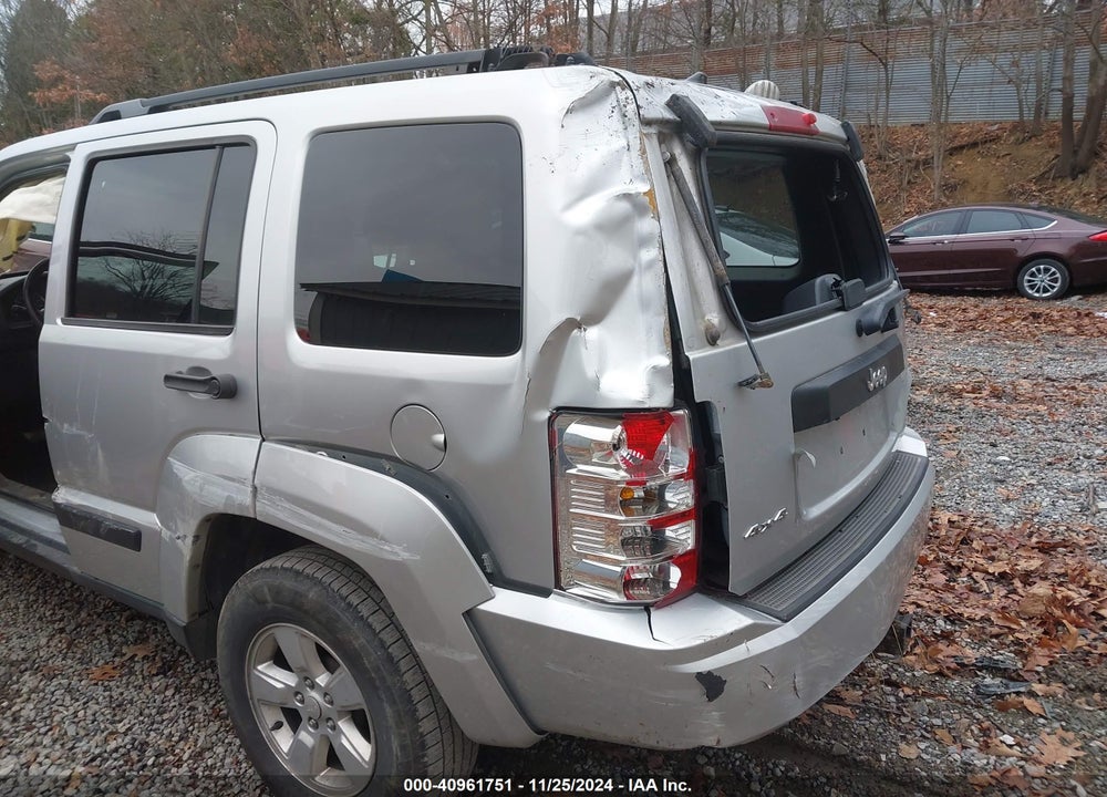 2011 JEEP LIBERTY SPORT VIN: 1J4PN2GK8BW586573
