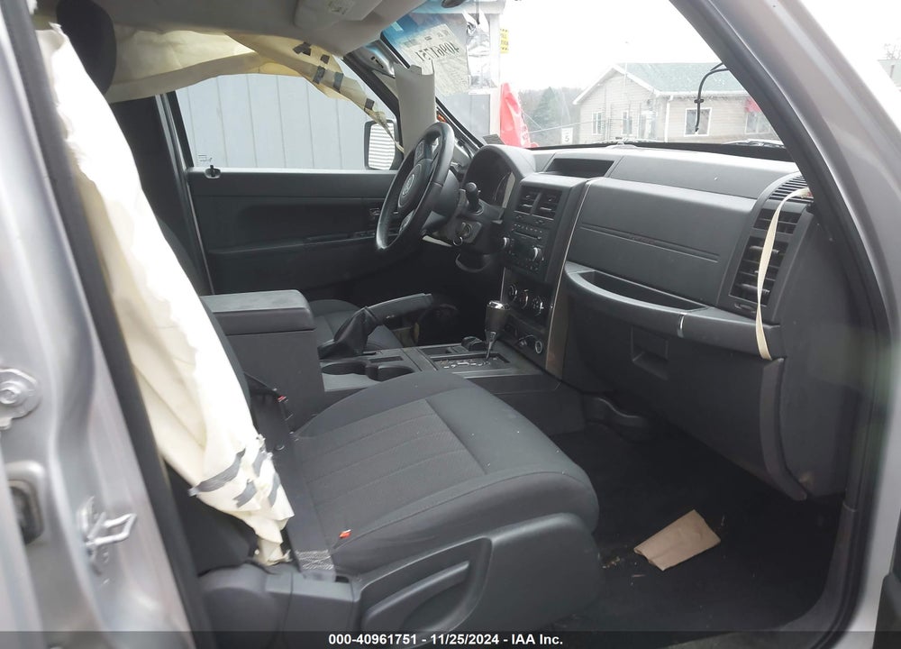 2011 JEEP LIBERTY SPORT VIN: 1J4PN2GK8BW586573