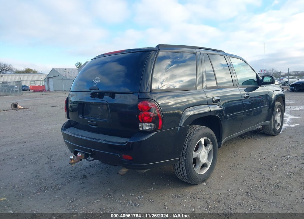 2008 CHEVROLET TRAILBLAZER LT VIN: 1GNDT13S682245825