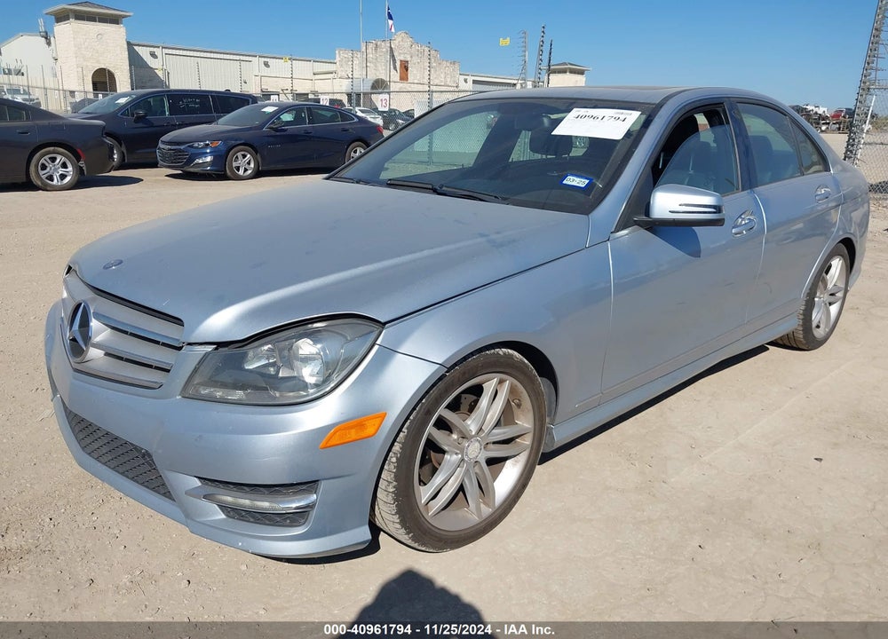 2013 MERCEDES-BENZ C 250 LUXURY/SPORT VIN: WDDGF4HB7DA785732