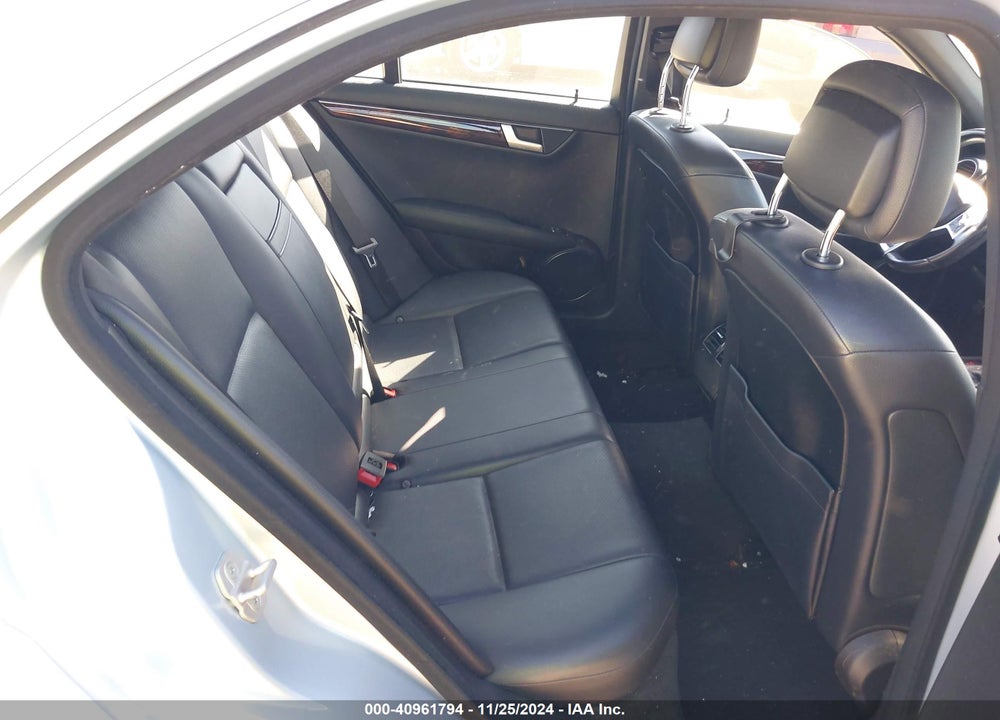 2013 MERCEDES-BENZ C 250 LUXURY/SPORT VIN: WDDGF4HB7DA785732