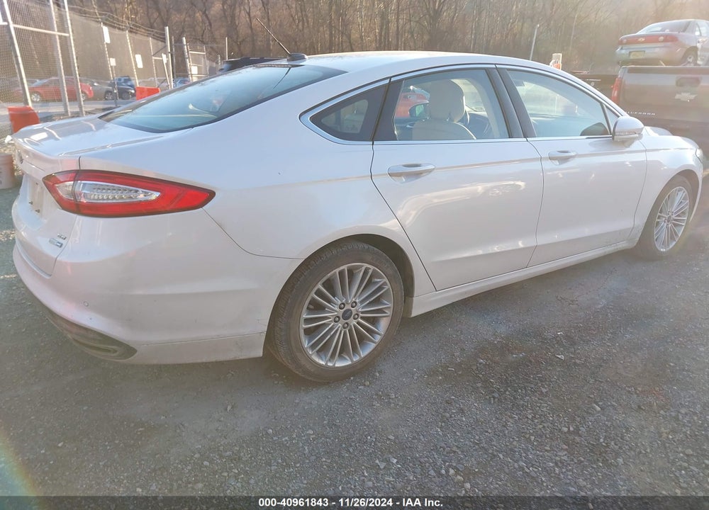 2015 FORD FUSION SE VIN: 3FA6P0T98FR140909