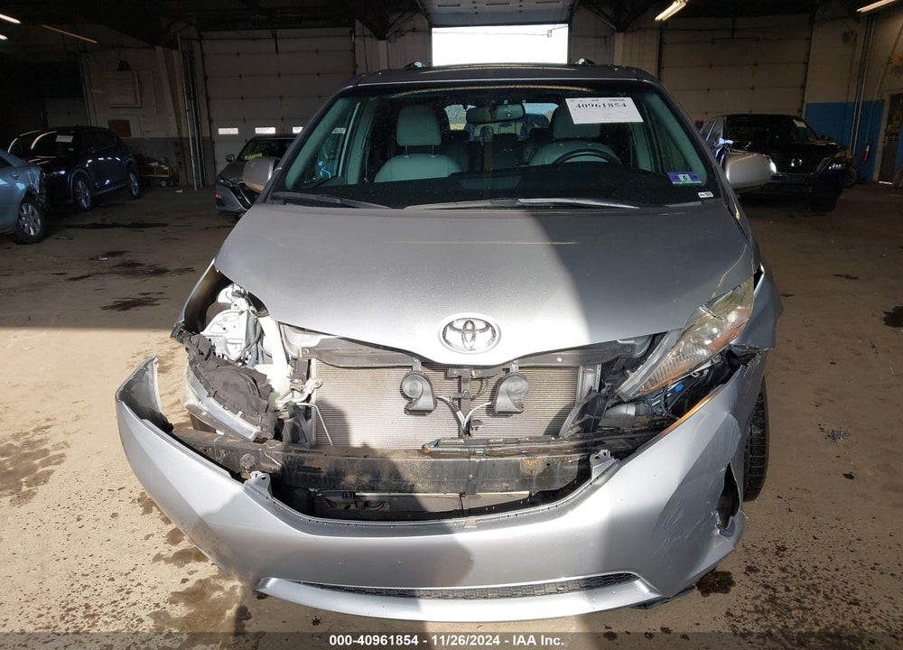 2015 TOYOTA SIENNA XLE 8 PASSENGER VIN: 5TDYK3DC6FS604743