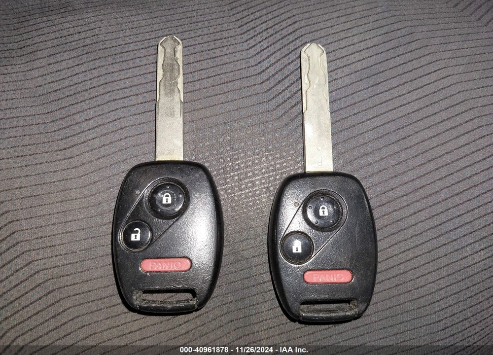 2013 HONDA FIT VIN: JHMGE8H32DC003529