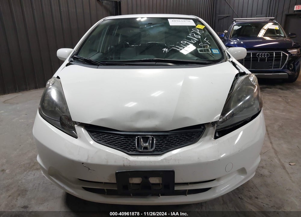 2013 HONDA FIT VIN: JHMGE8H32DC003529