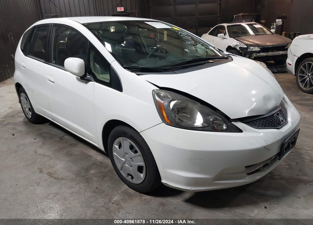 2013 HONDA FIT VIN: JHMGE8H32DC003529