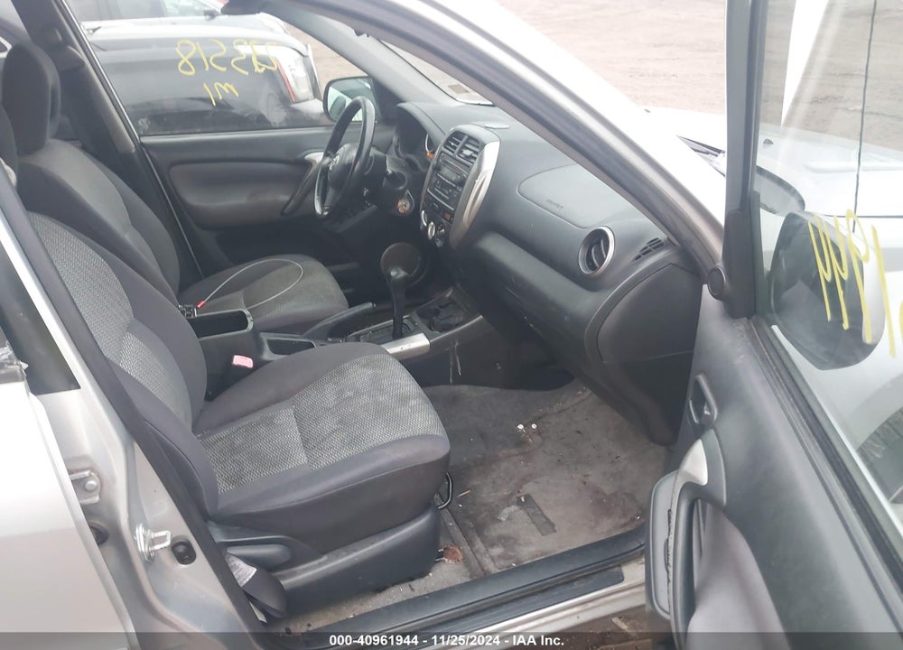 2005 TOYOTA RAV4 VIN: JTEGD20V350069469