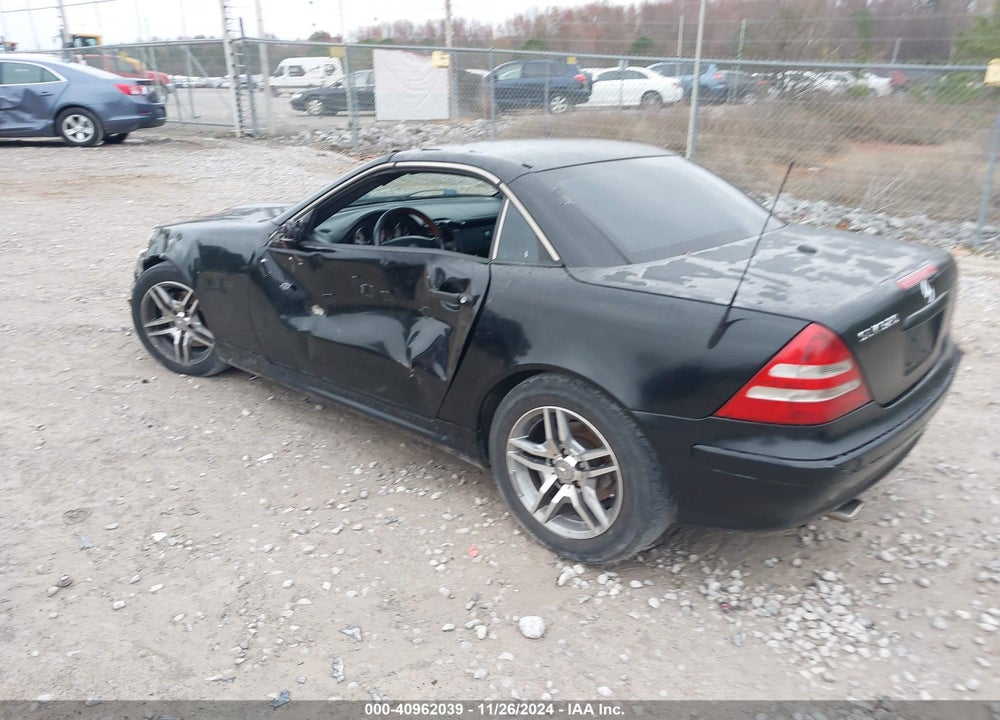 2002 MERCEDES-BENZ SLK 320 VIN: WDBKK65F82F255173
