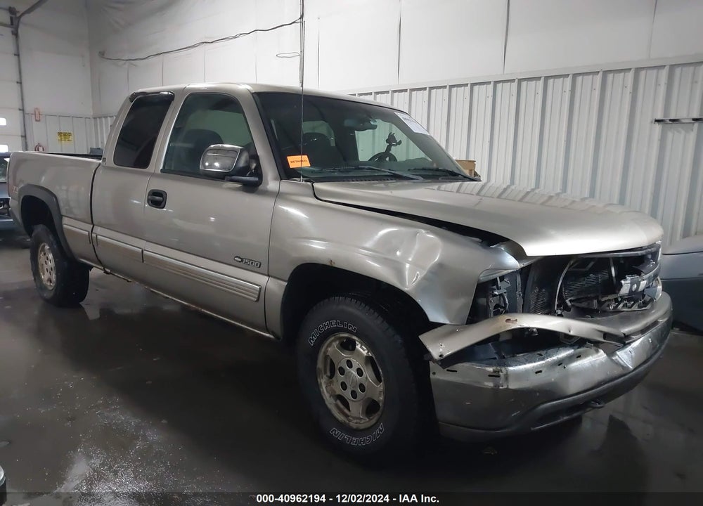 2002 CHEVROLET SILVERADO 1500 LS VIN: 2GCEK19T521119964