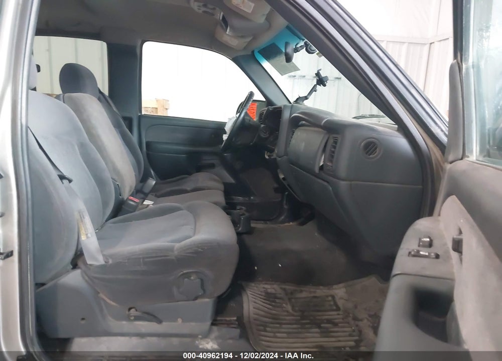 2002 CHEVROLET SILVERADO 1500 LS VIN: 2GCEK19T521119964