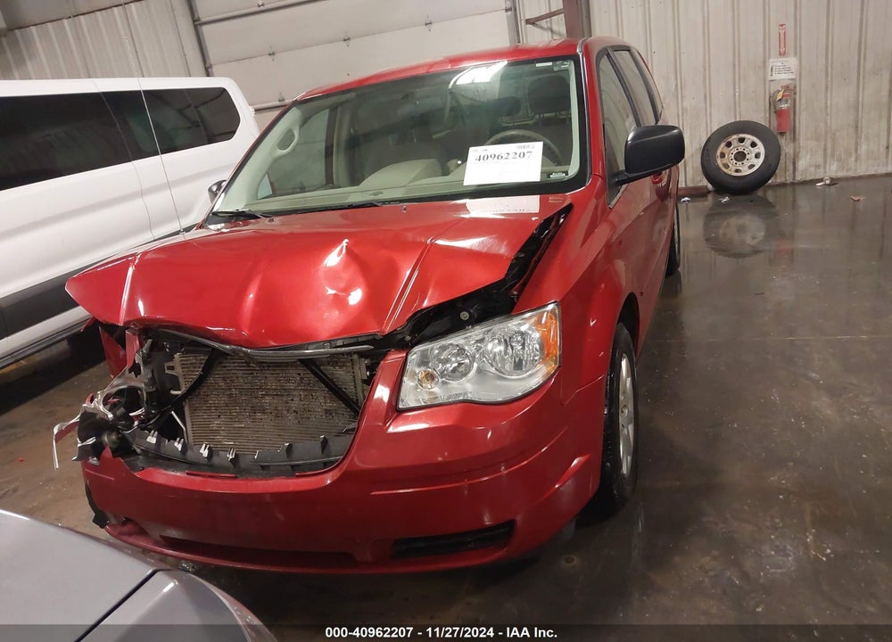 2010 CHRYSLER TOWN & COUNTRY LX VIN: 2A4RR4DE7AR137710