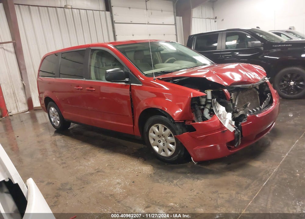 2010 CHRYSLER TOWN & COUNTRY LX VIN: 2A4RR4DE7AR137710