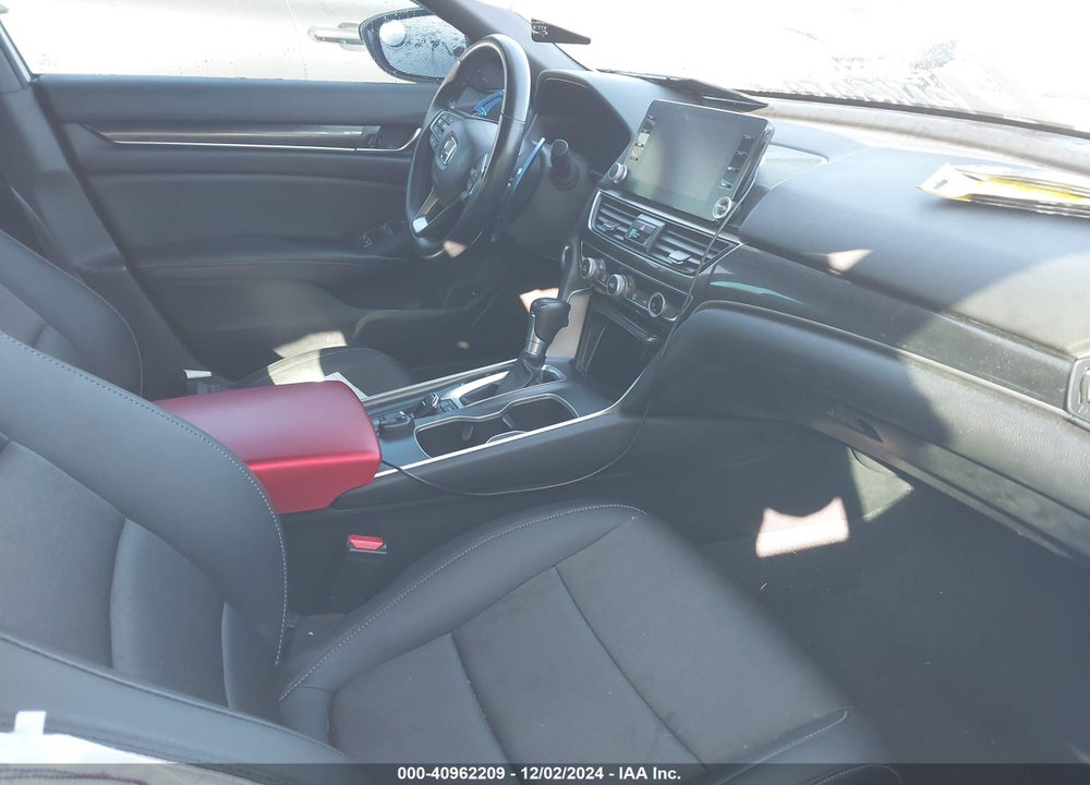 2022 HONDA ACCORD VIN: 1HGCV1F38NA043588