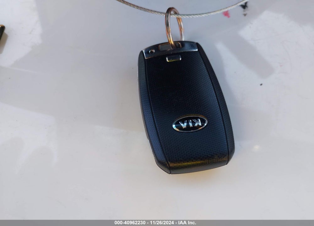2014 KIA SORENTO LX VIN: 5XYKTDA69EG481636
