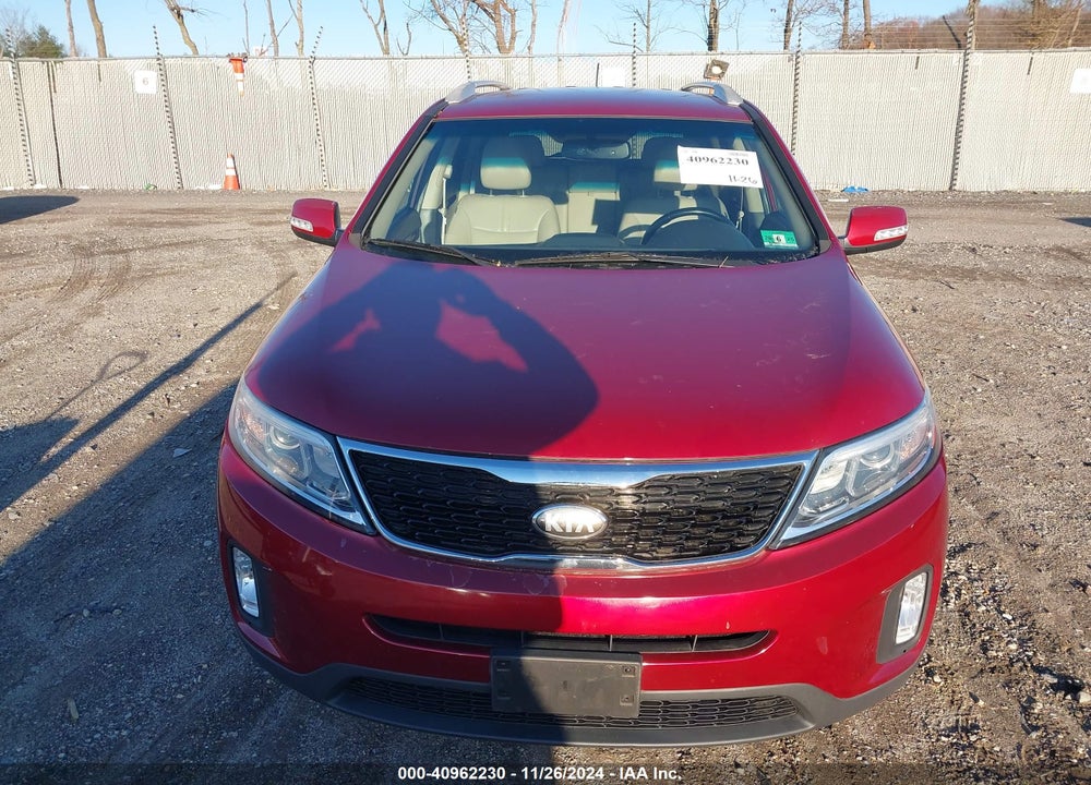 2014 KIA SORENTO LX VIN: 5XYKTDA69EG481636