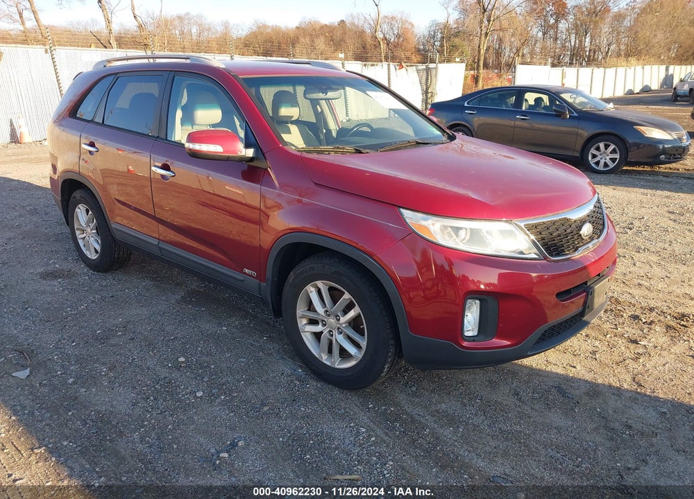 2014 KIA SORENTO LX VIN: 5XYKTDA69EG481636