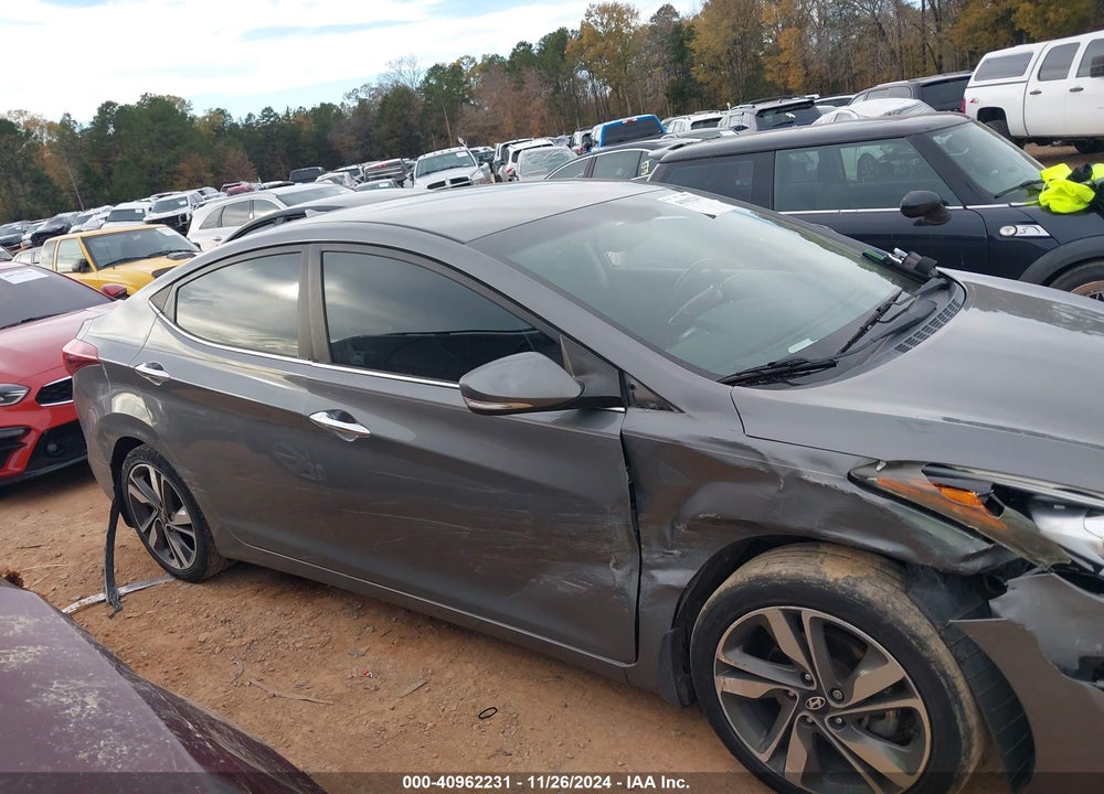 2014 HYUNDAI ELANTRA VIN: 5NPDH4AE2EH456555