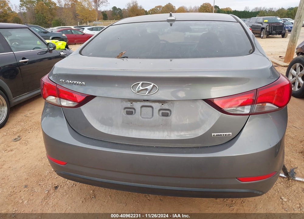 2014 HYUNDAI ELANTRA VIN: 5NPDH4AE2EH456555