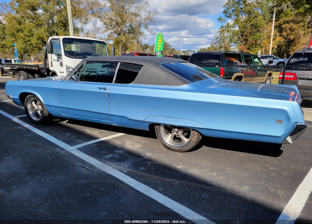 1968 CHRYSLER NEWPORT VIN: CL23G8C208995