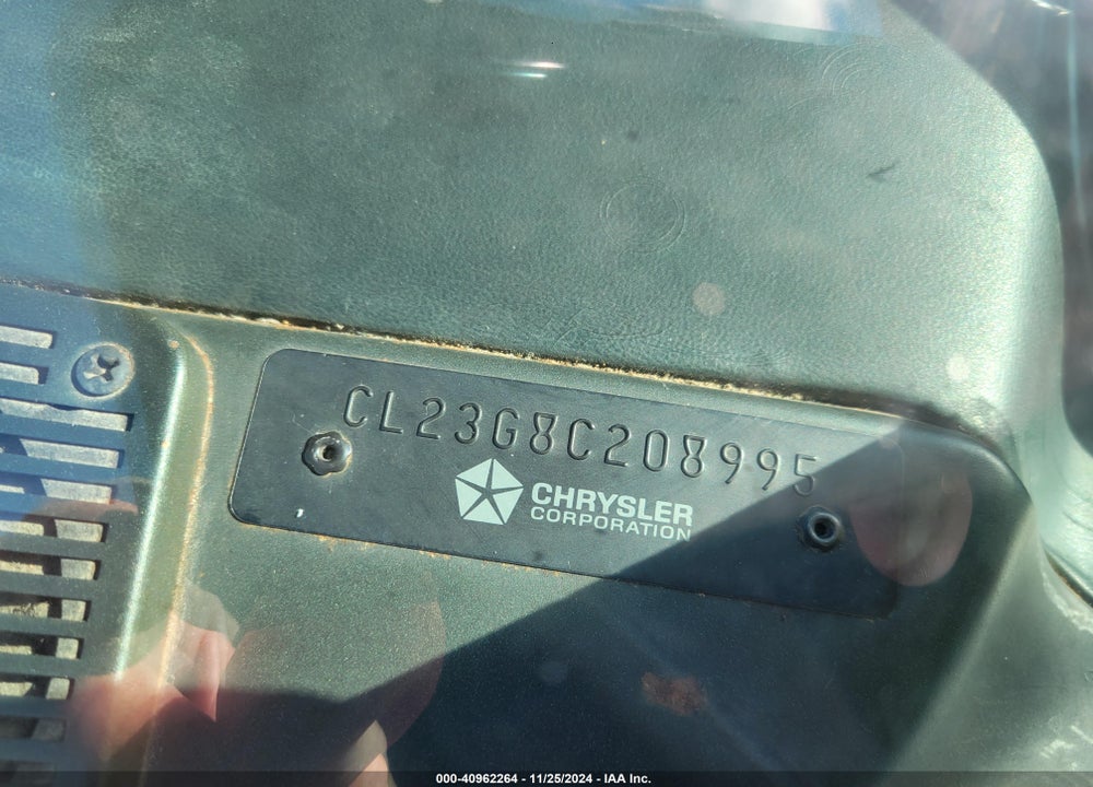 1968 CHRYSLER NEWPORT VIN: CL23G8C208995