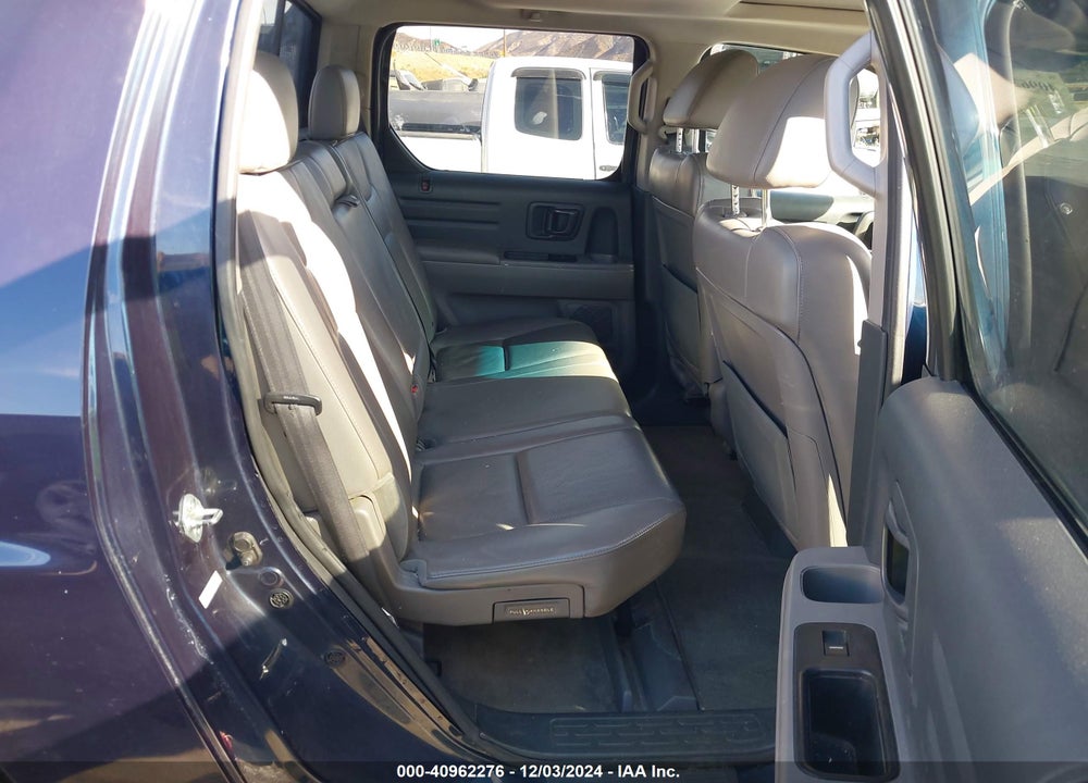 2011 HONDA RIDGELINE RTL VIN: 5FPYK1F59BB451770