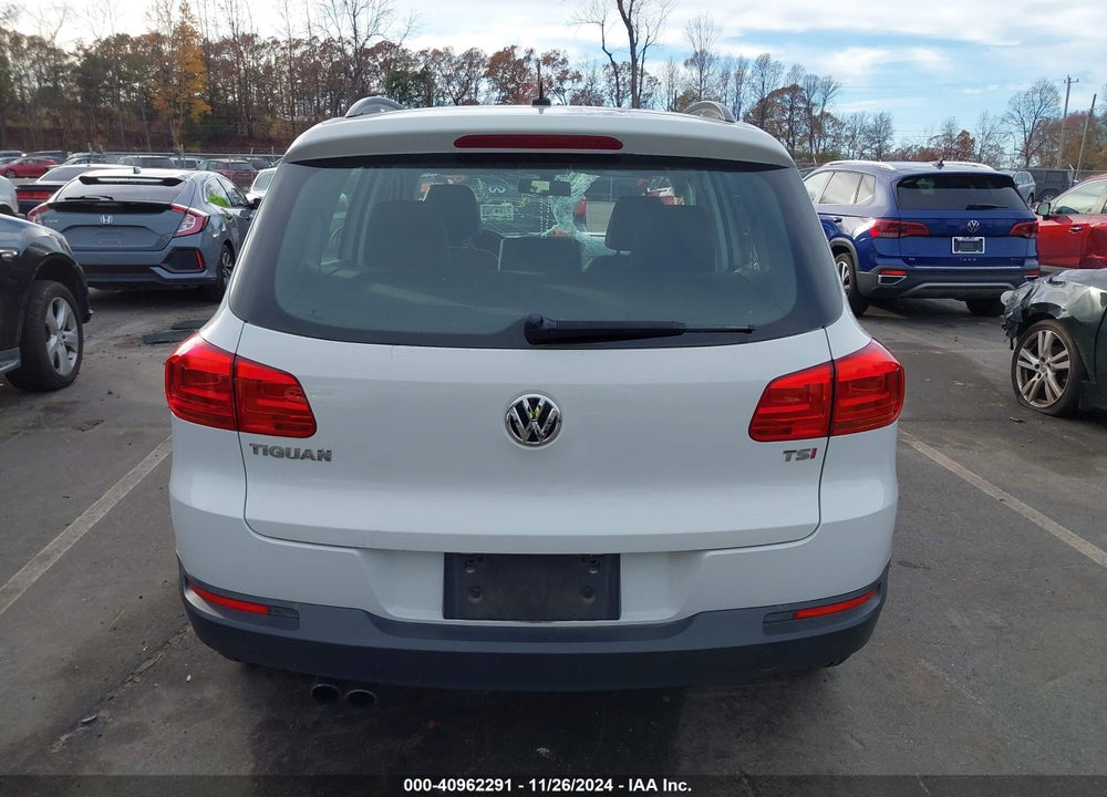 2016 VOLKSWAGEN TIGUAN S VIN: WVGAV7AX0GW604029