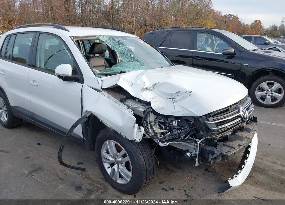 2016 VOLKSWAGEN TIGUAN S VIN: WVGAV7AX0GW604029