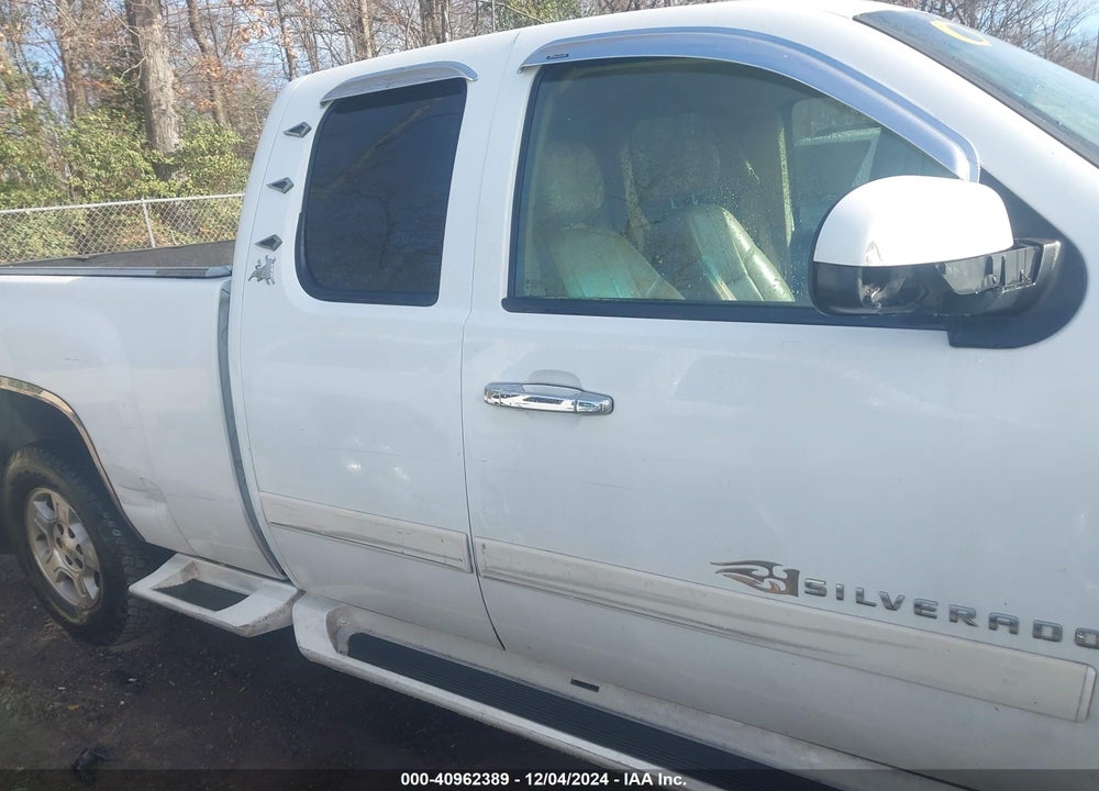 2007 CHEVROLET SILVERADO 1500 LTZ VIN: 2GCEK19J571694555