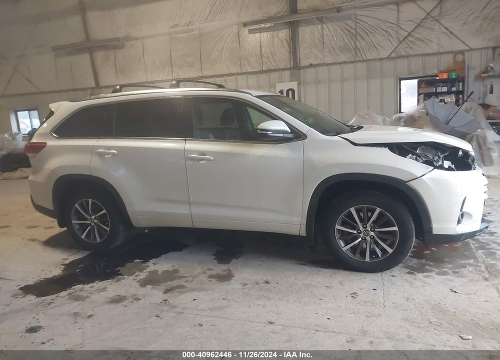 2017 TOYOTA HIGHLANDER XLE VIN: 5TDJZRFH4HS386958