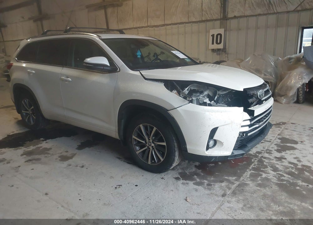 2017 TOYOTA HIGHLANDER XLE VIN: 5TDJZRFH4HS386958