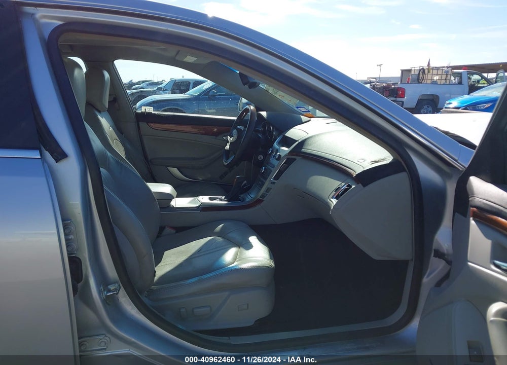 2011 CADILLAC CTS LUXURY VIN: 1G6DE5EY6B0114606