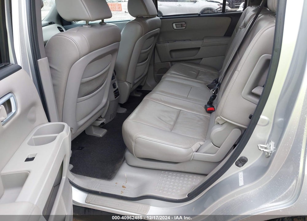 2010 HONDA PILOT TOURING VIN: 5FNYF4H99AB039510