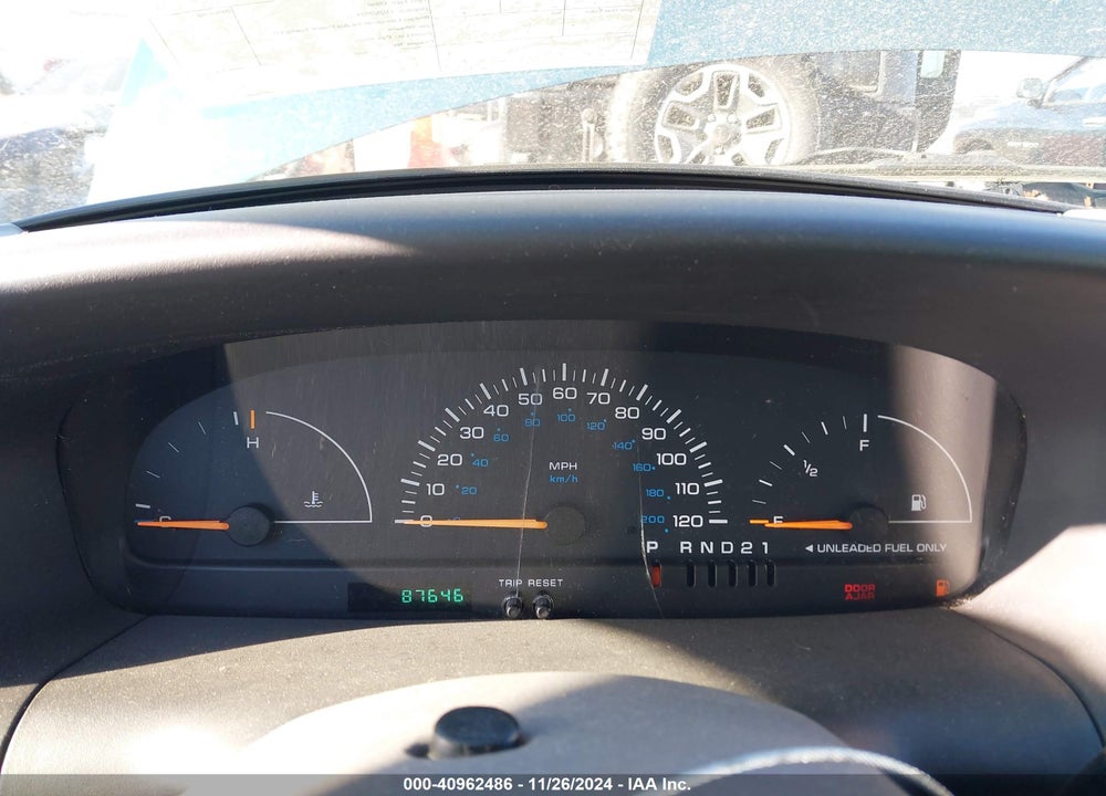2000 CHRYSLER VOYAGER VIN: 2C4FJ25B7YR898904