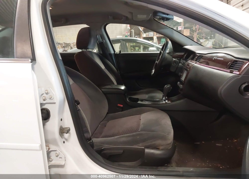 2011 CHEVROLET IMPALA LT VIN: 2G1WG5EK8B1333320