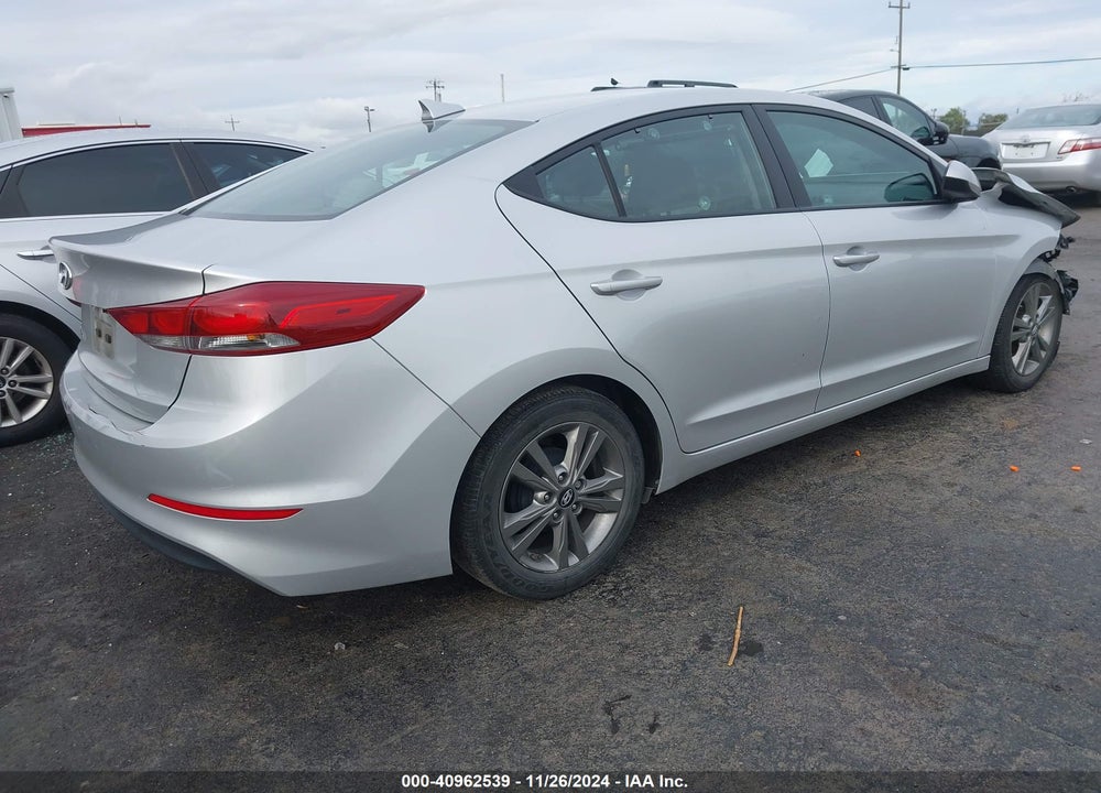2017 HYUNDAI ELANTRA SE VIN: 5NPD84LF2HH065707
