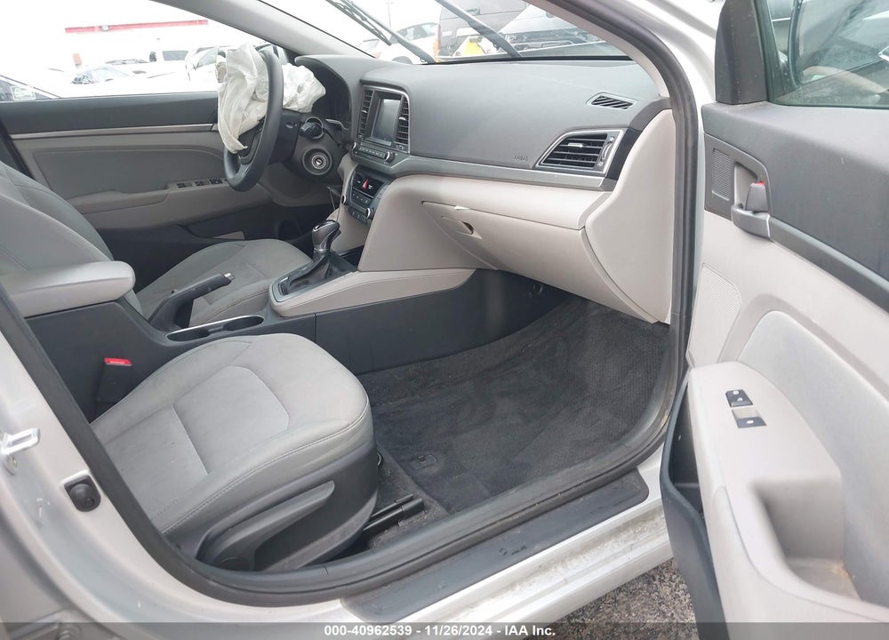2017 HYUNDAI ELANTRA SE VIN: 5NPD84LF2HH065707