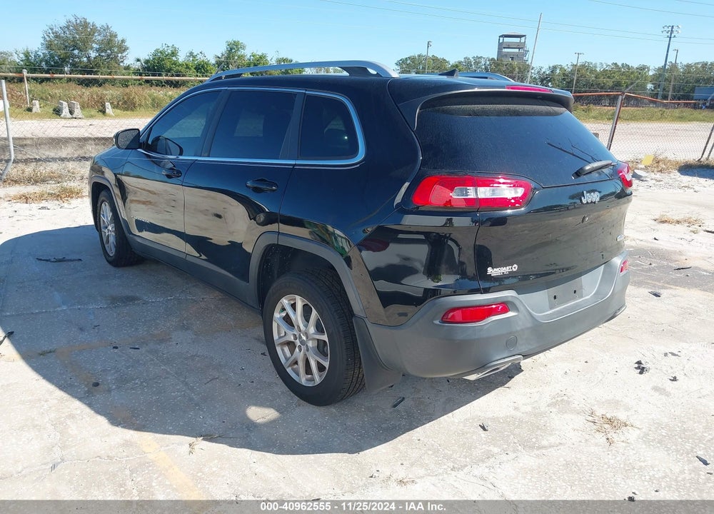2017 JEEP CHEROKEE LATITUDE FWD VIN: 1C4PJLCS1HW653696