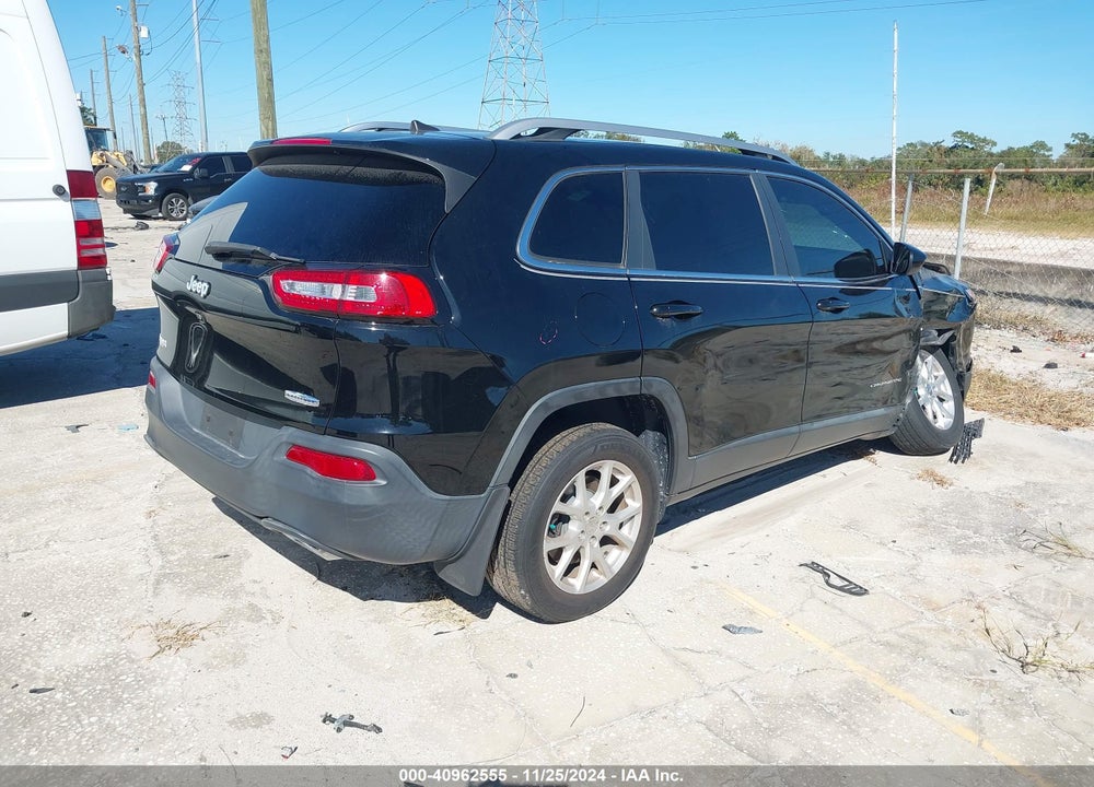 2017 JEEP CHEROKEE LATITUDE FWD VIN: 1C4PJLCS1HW653696