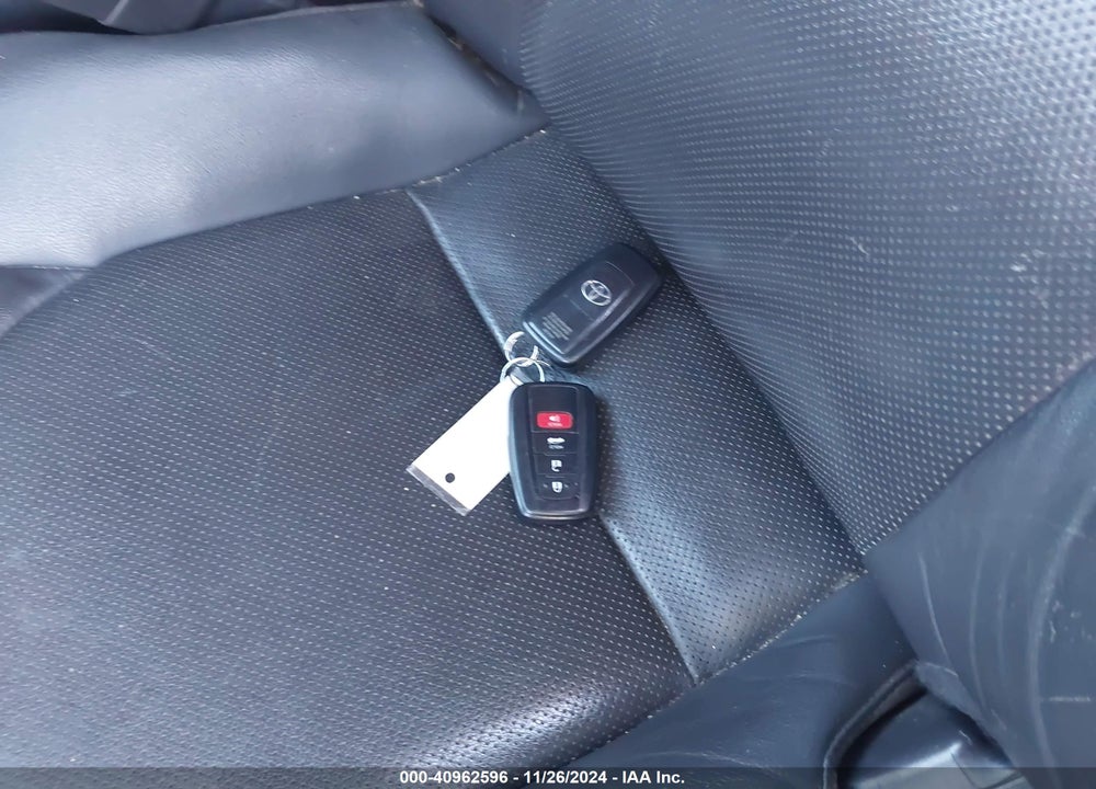 2020 TOYOTA CAMRY XLE VIN: 4T1F11AK1LU503641
