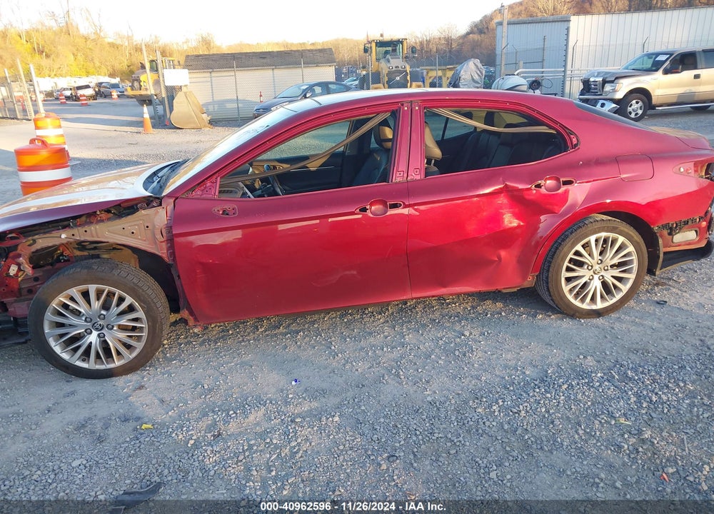 2020 TOYOTA CAMRY XLE VIN: 4T1F11AK1LU503641