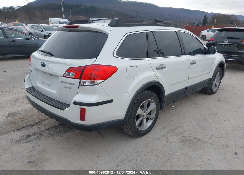 2013 SUBARU OUTBACK 2.5I LIMITED VIN: 4S4BRBSC8D3273530