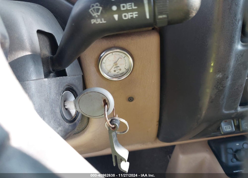 1999 JEEP WRANGLER SAHARA VIN: 1J4FY49S5XP426597