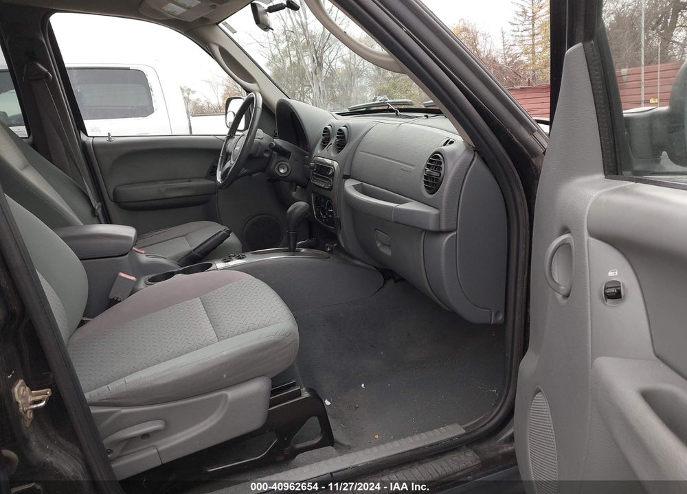 2005 JEEP LIBERTY RENEGADE VIN: 1J4GL38K25W723196