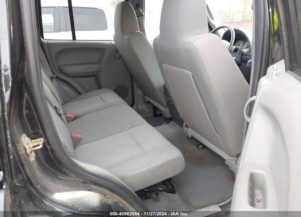 2005 JEEP LIBERTY RENEGADE VIN: 1J4GL38K25W723196